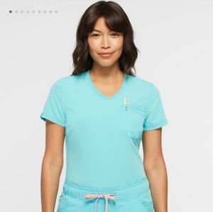 Jaanuu Scrubs Top in Aqua Sky XS